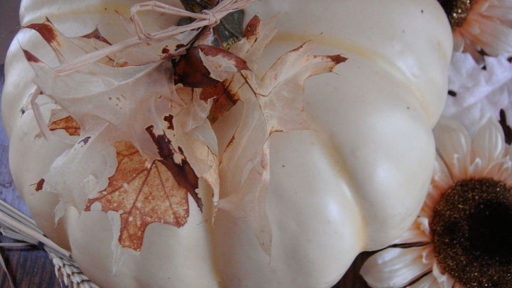bleached fall leaves, crafts, repurposing upcycling, seasonal holiday decor