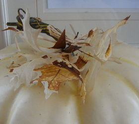 bleached fall leaves, crafts, repurposing upcycling, seasonal holiday decor