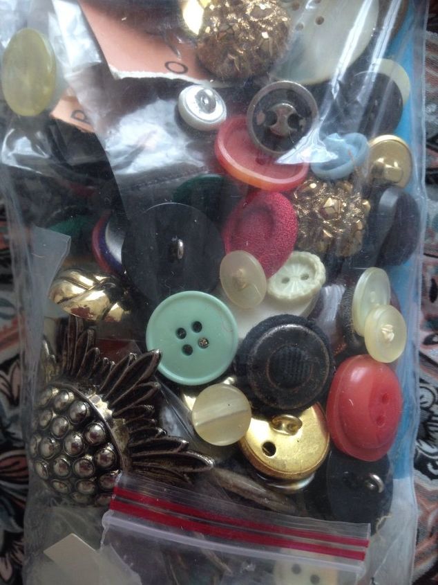 q buttons buttons buttons, crafts, repurposing upcycling