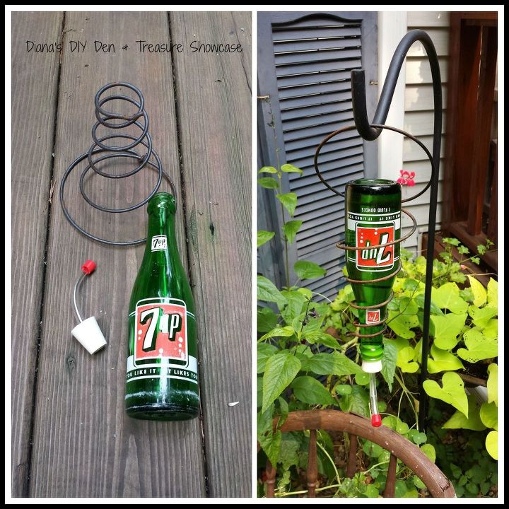 botella de refresco vintage y alimentadores de colibries bedspring