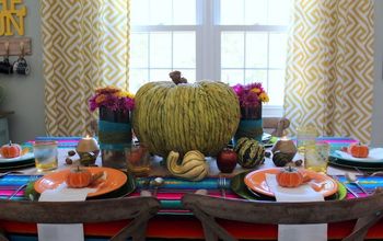 Una mesa de otoño colorida y ecléctica