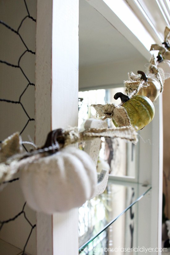 diy mini pumpkin garland, crafts, how to, seasonal holiday decor