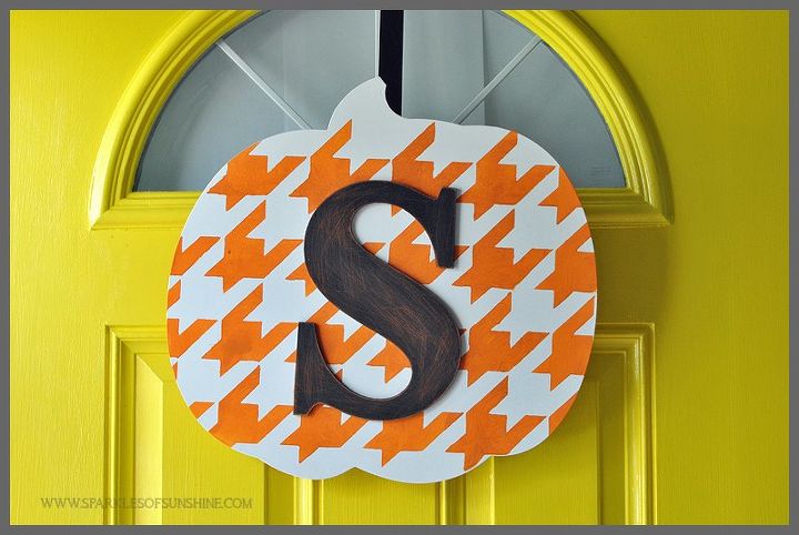 monogrammed pumpkin door decor for fall, crafts, seasonal holiday decor