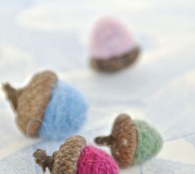 scrap yarn felted acorns, crafts, seasonal holiday decor