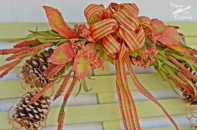 chicken wire and pine cone fall wreath, crafts, seasonal holiday decor, wreaths