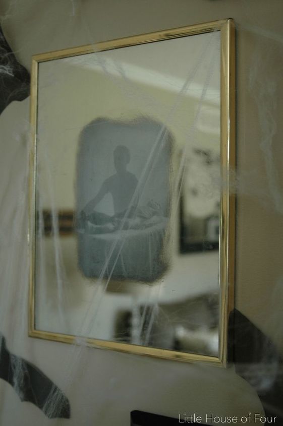 galeria de fotos de halloween barata com espelho assustador feito mo