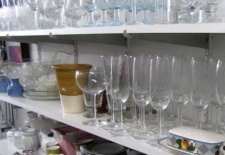centro de mesa otoal rstico y elegante, cristal de tienda de segunda mano para las velas