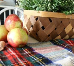 s 10 easy breezy ways to bring fall into every room, home decor, seasonal holiday decor, Showcase Fresh Apples in Empty Corners