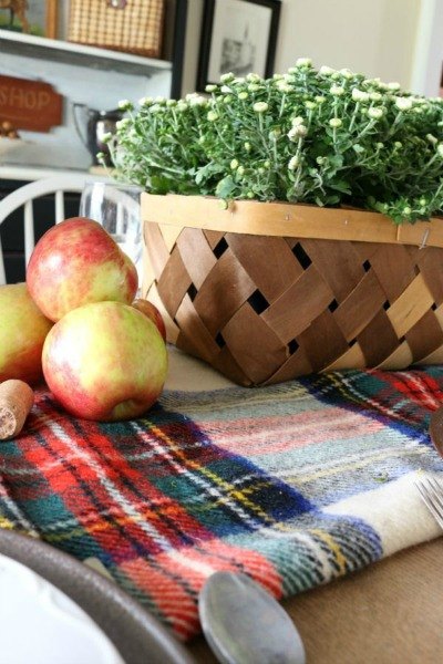 10 maneras fciles de llevar el otoo a todas las habitaciones, Exhibe las manzanas frescas en los rincones vac os