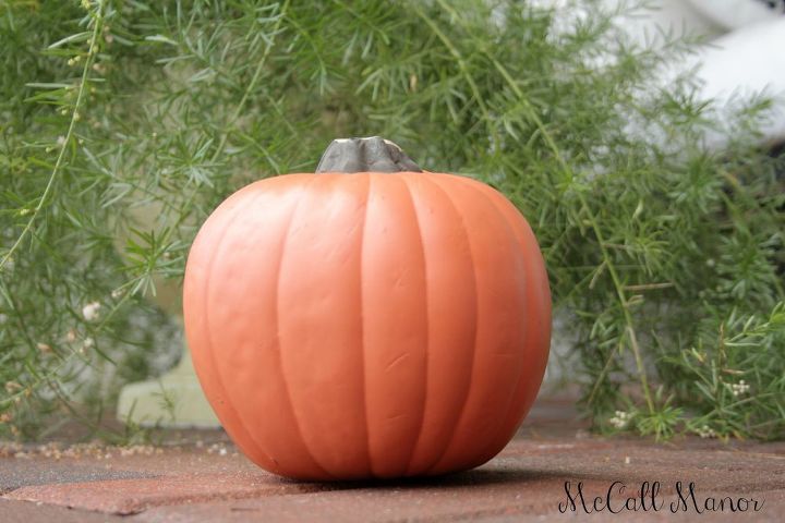 the giving pumpkin, chalk paint, crafts, halloween decorations, seasonal holiday decor