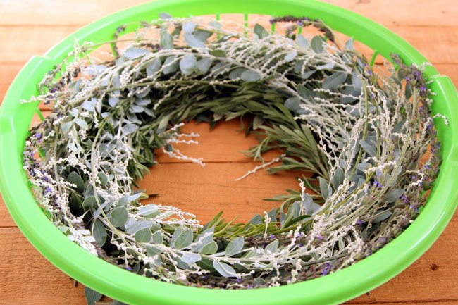 dollar store hack laudry basket into wreath makers, crafts, repurposing upcycling, seasonal holiday decor, wreaths