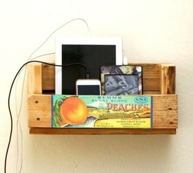 s here s how insanely creative people get ready for holiday guests, home decor, seasonal holiday decor, woodworking projects, Pallet Charging Station
