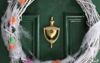 A Creepy, Crawly Halloween Wreath... In Just TWO STEPS!