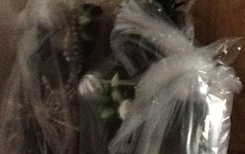 How to Store Christmas Tree Garlands