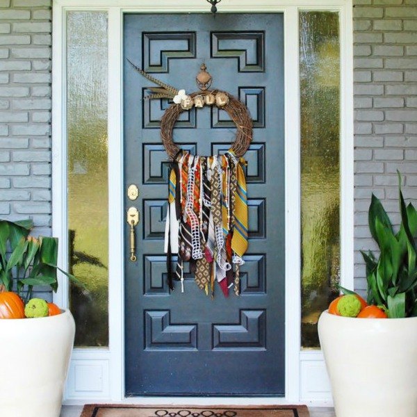 s 19 fast and fresh ways to spruce up your fall home, home decor, seasonal holiday decor, Use Old Clothing to Make Decor
