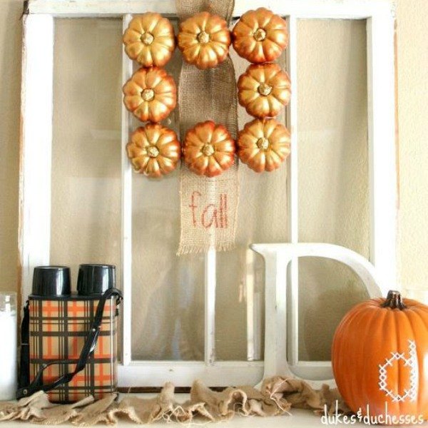 s 19 fast and fresh ways to spruce up your fall home, home decor, seasonal holiday decor, Experiment with Wreath Shapes
