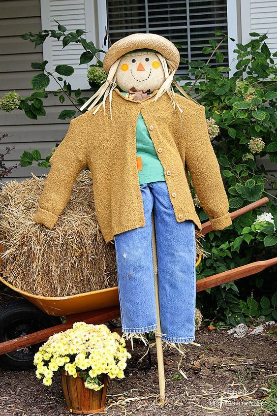 diy scarecrow ideas for fall, crafts, gardening, repurposing upcycling, seasonal holiday decor