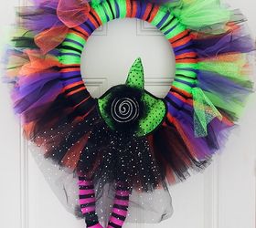 Easy Witchy Tulle Halloween Wreath