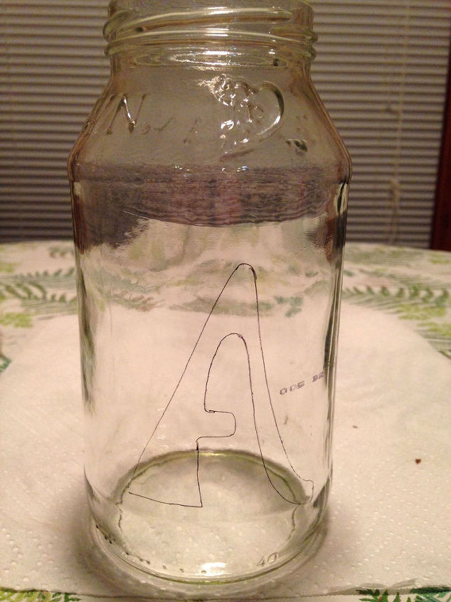faa vasos de vidro de outono, Use um est ncil para fazer letras limpas