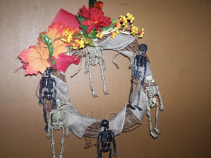 halloween wreath from the dollar store, crafts, halloween decorations, seasonal holiday decor, wreaths