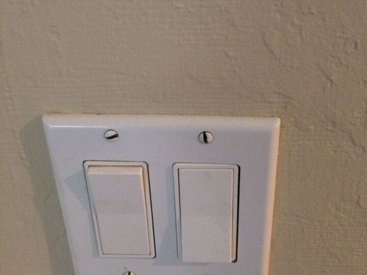 q reversed operation of an electrical switch, electrical, home maintenance repairs, minor home repair, Faceplate with 2 switches