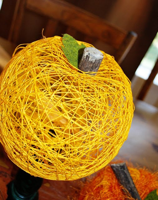 string pumpkins, crafts, home decor, thanksgiving decorations