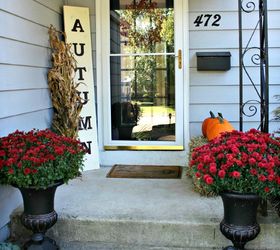 s this is what the perfect fall home looks like according to bloggers, home decor, seasonal holiday decor, A Sweet Autumn Sign on the Porch