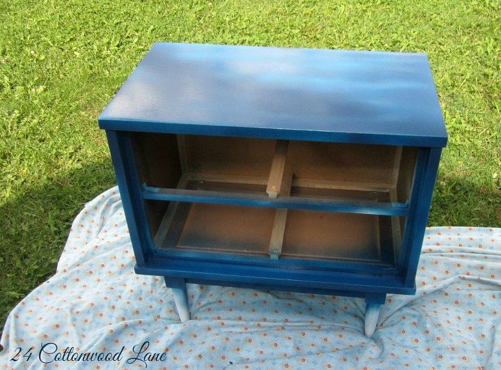 navy end table makeover octfabflippincontest, painted furniture