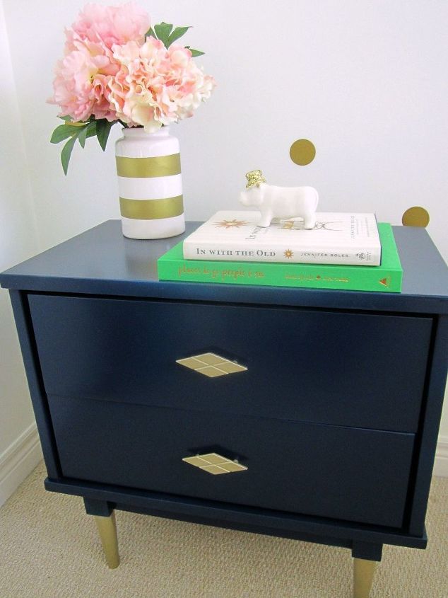 navy end table makeover octfabflippincontest, painted furniture