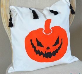 s 15 cute and creepy throw pillow designs you can paint this minute, crafts, halloween decorations, home decor, seasonal holiday decor, Try a Ghoulish Grinning Pumpkin