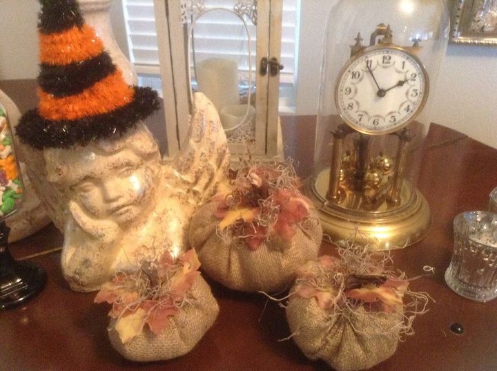 faux fall pumpkins, crafts, repurposing upcycling, seasonal holiday decor, Burlap pumpkins