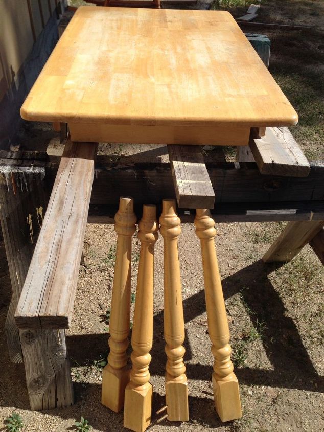 mesa y sillas de la cocina de la cabana refinish