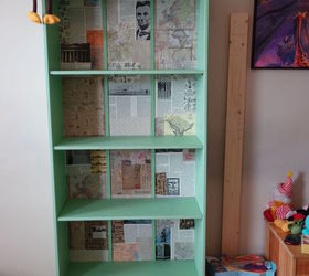 play room reading nook with pallet seat 30dayflip, decoupage, entertainment rec rooms, painted furniture, pallet, repurposing upcycling, shelving ideas