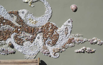 Mosaico de guijarros y conchas