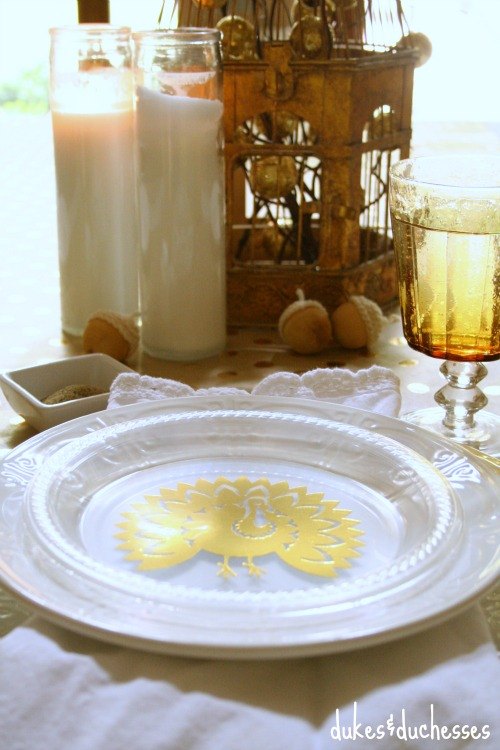 a metallic thanksgiving tablescape, seasonal holiday decor, thanksgiving decorations