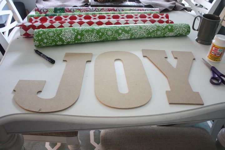 easy diy joy pallet sign, christmas decorations, crafts, diy, pallet, seasonal holiday decor, woodworking projects
