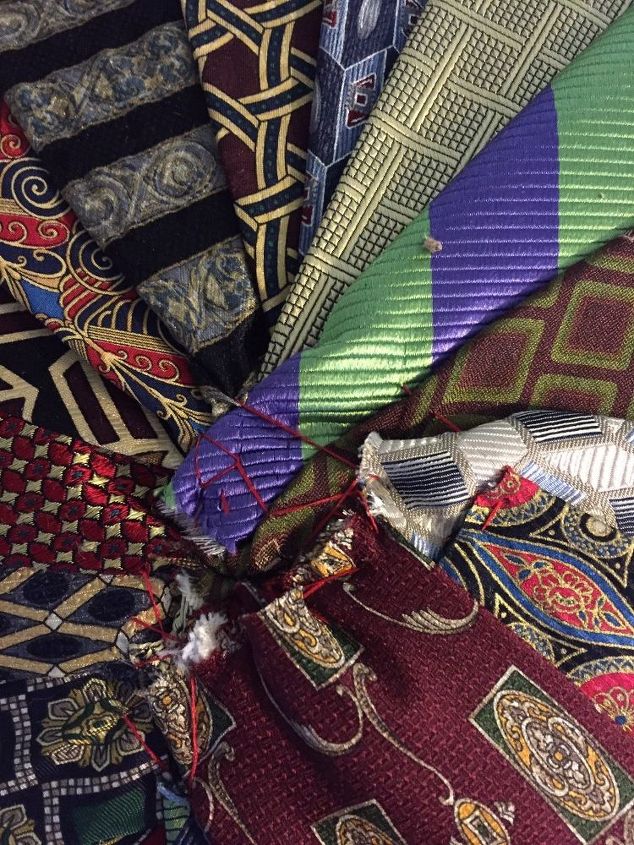 meu marido tinha um estoque de gravatas depois que se aposentou at que eu as