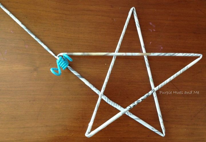 create a recycled newspaper woven stars tree, crafts, repurposing upcycling, seasonal holiday decor
