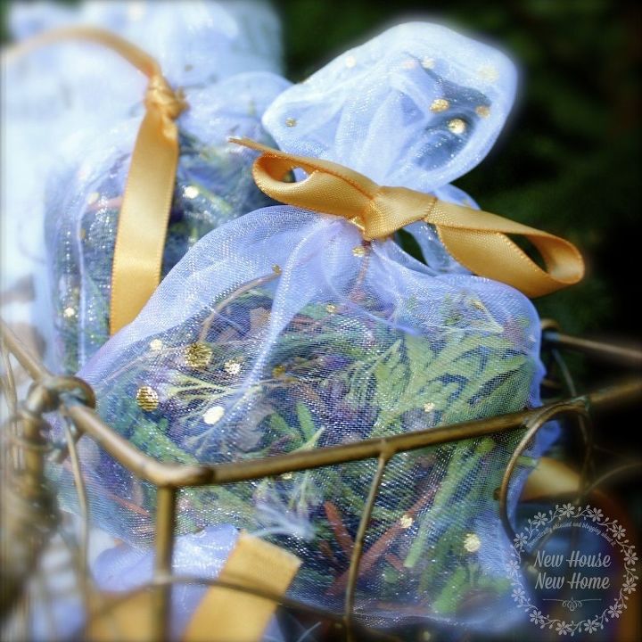 make your own christmas potpourri from your garden, crafts, gardening, seasonal holiday decor