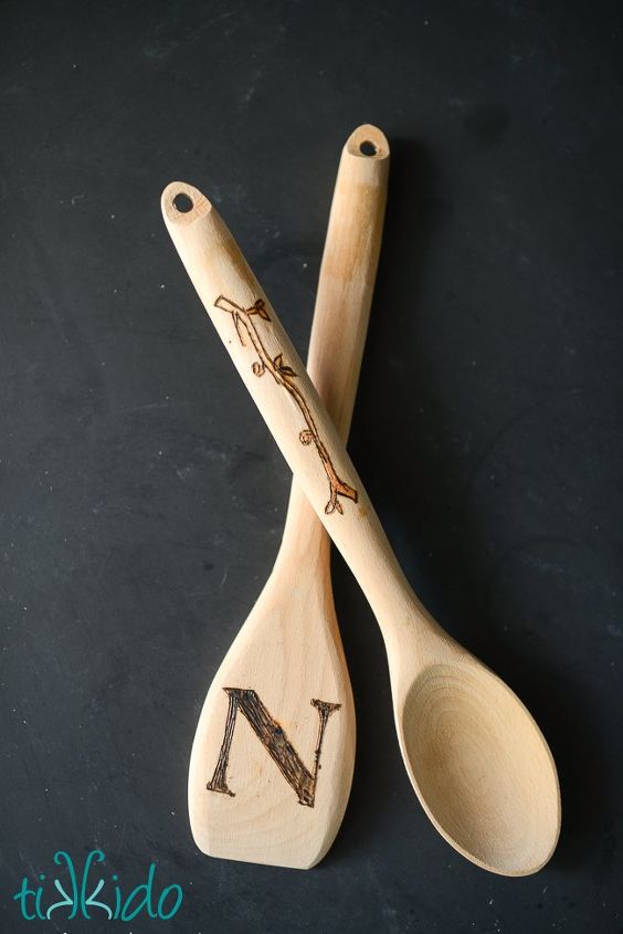 cucharas de cocina de madera con diseos de madera quemada
