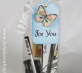 use soda bottles to wrap gifts, crafts, repurposing upcycling