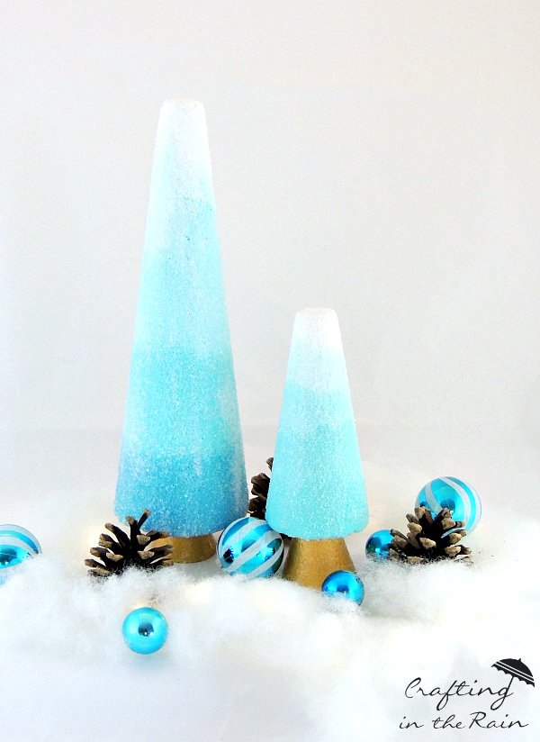 glitter cone christmas trees, christmas decorations, crafts