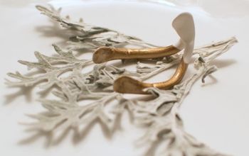 Gold Dipped Wishbone Place Card Holder