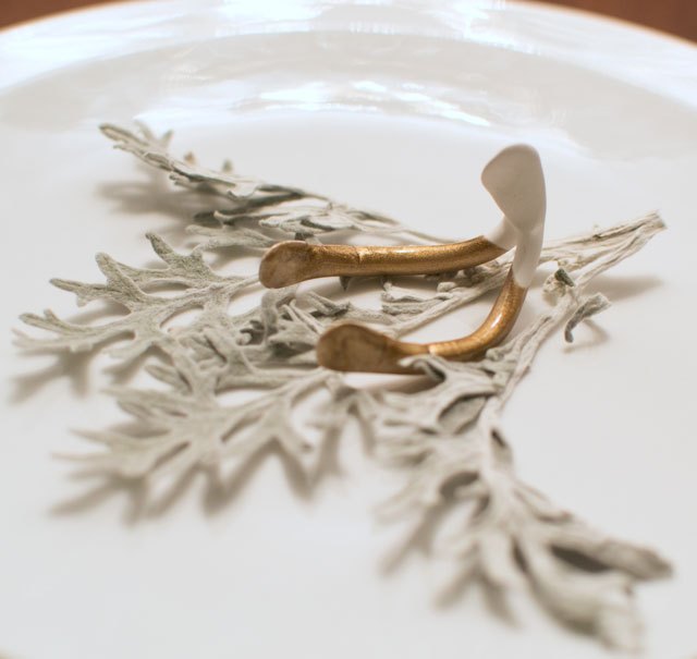 gold dipped wishbone place card holder, crafts, how to, seasonal holiday decor