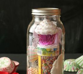 mason jar christmas gift ideas for the cupcake lover, christmas decorations, mason jars, seasonal holiday decor