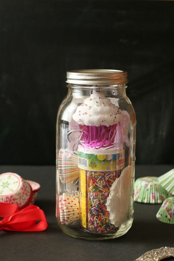ideas de regalos de navidad en mason jars para los amantes de los cupcakes