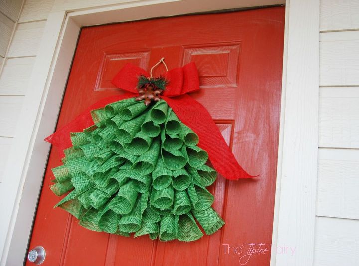 burlap christmas tree decor, christmas decorations, crafts, seasonal holiday decor, wreaths