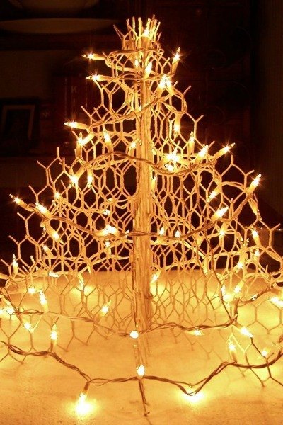 s 20 fake christmas trees you ll wish you d seen sooner, christmas decorations, repurposing upcycling, seasonal holiday decor, Fence Wire Wonderment