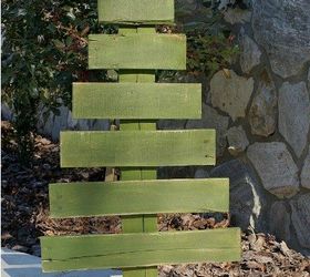 s 20 fake christmas trees you ll wish you d seen sooner, christmas decorations, repurposing upcycling, seasonal holiday decor, Pallet Appeal