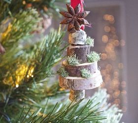 diy stacked wood and moss slice christmas ornament, christmas decorations, crafts, seasonal holiday decor